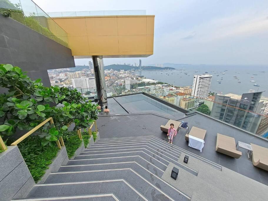 Downtown Chic Condo Rooftop Pool #En797 Патая Екстериор снимка
