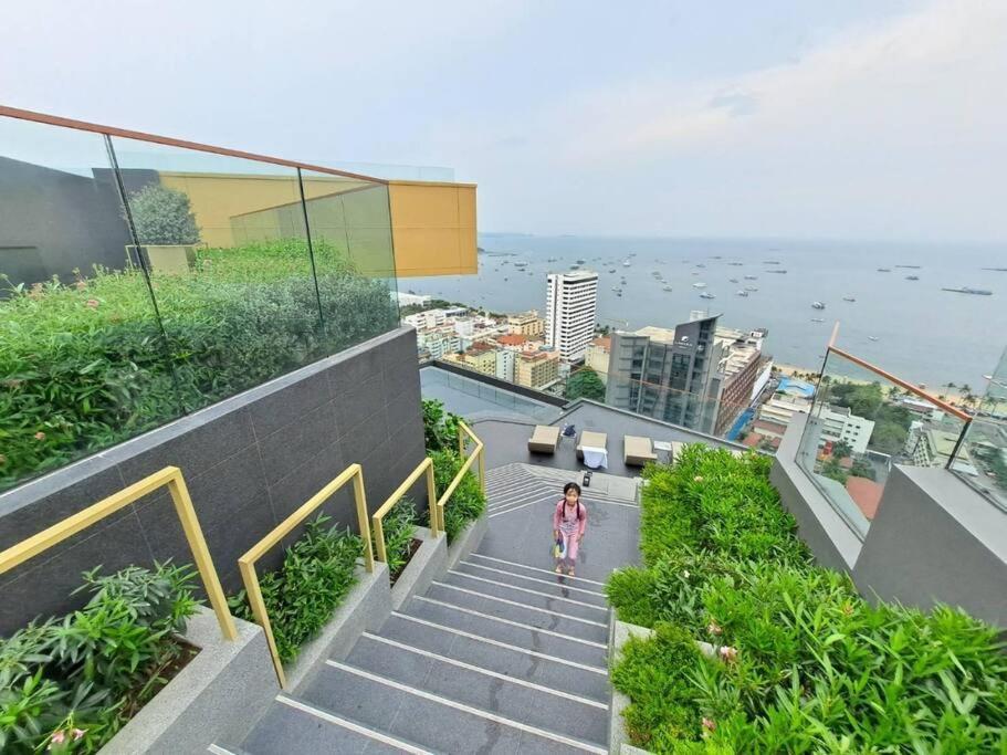 Downtown Chic Condo Rooftop Pool #En797 Патая Екстериор снимка