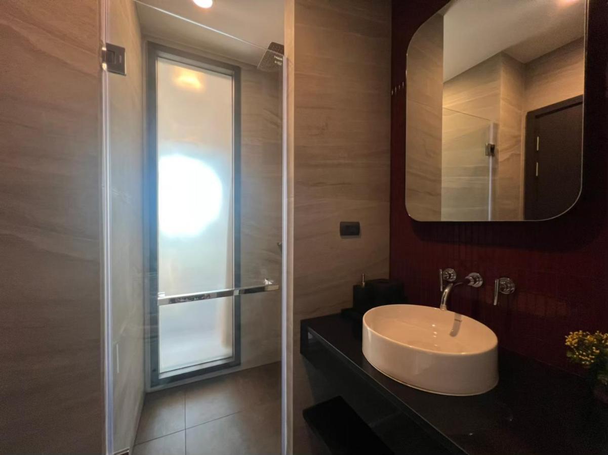 Downtown Chic Condo Rooftop Pool #En797 Патая Екстериор снимка