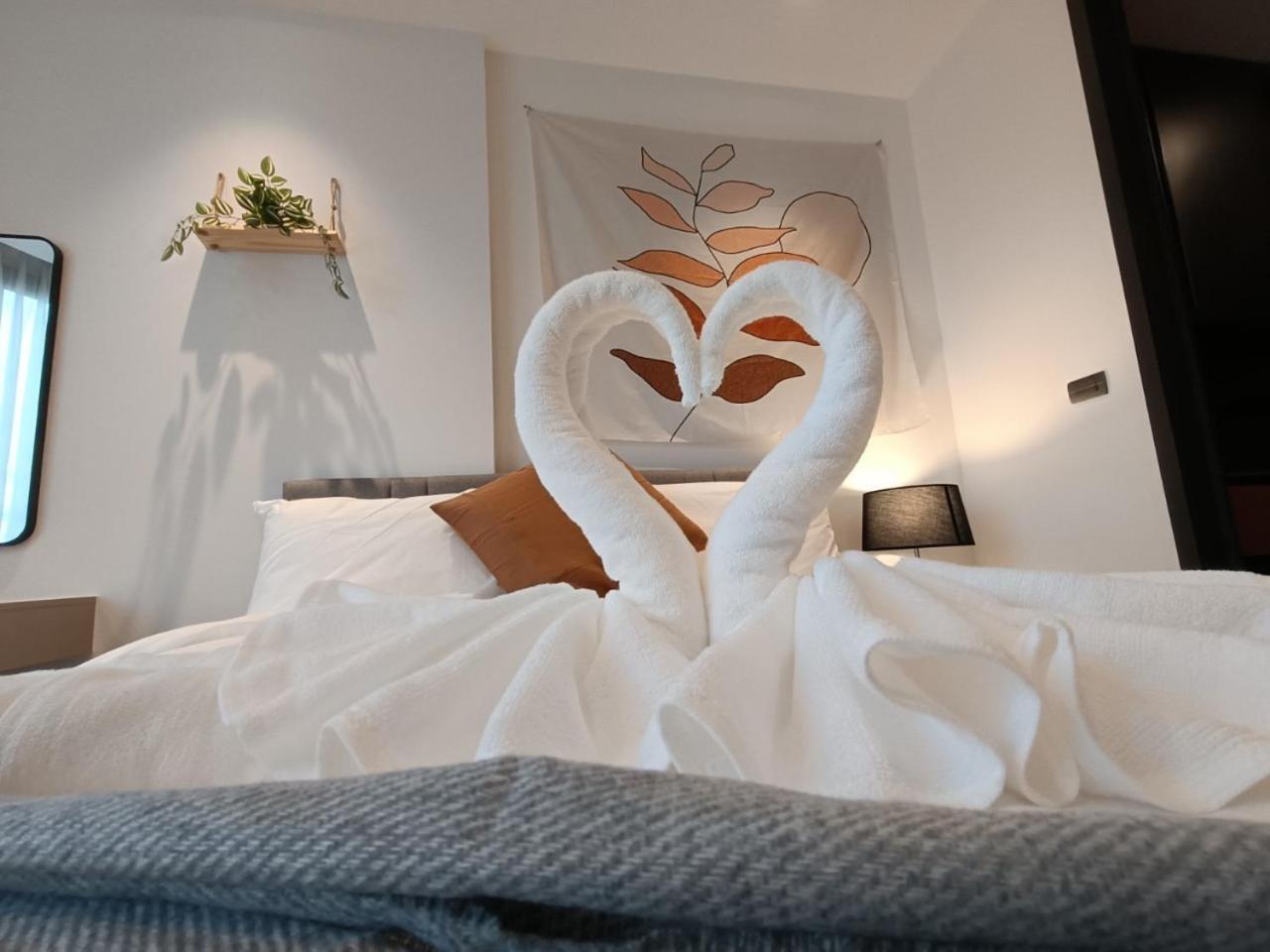 Downtown Chic Condo Rooftop Pool #En797 Патая Екстериор снимка